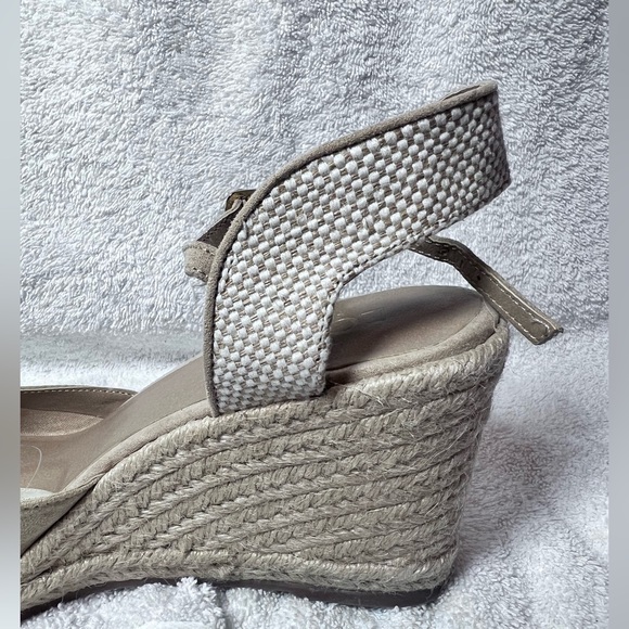 NWOB. Loft Espadrilles , Size 10 , Tan color - Picture 8 of 9